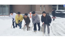 평택시의회, 의원과 직원이 함께하는 제설 작업